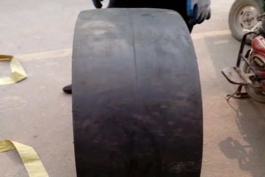 優質耐磨900-20路面機械輪胎，現貨批發三包保障