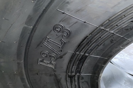 卡沃隆20層級50鏟車裝載機輪胎，23.5-25充氣耐磨，E3花紋加厚設計