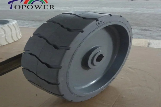 卓越性能，安全升級——15x5粘結(jié)式實心胎，高空作業(yè)的理想選擇