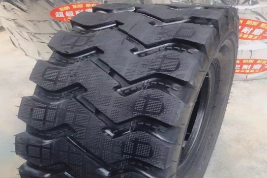 供應全新23.5-25裝載機輪胎，防滑耐磨抗刺扎，小型鏟車工程專用