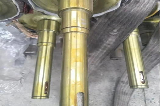 林寧制輥專業(yè)生產(chǎn)加工翻新涂布輥，印刷膠輥與鋁合金鍍鉻輥