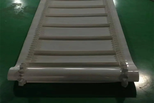 鑫源綠色白色PVC輸送帶，耐切割PU帶，綠色小圓點花紋