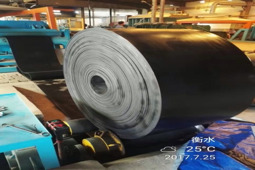 銘冠橡膠凹人字花紋輸送帶B=800，提升運(yùn)輸效率的首選