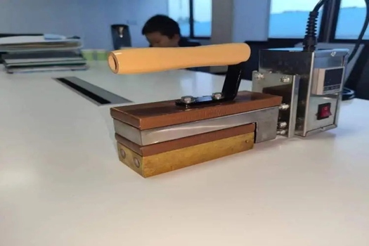 PTFE特氟龍輸送帶焊接工業(yè)高溫熨斗，連體手提式皮帶焊接機(jī)