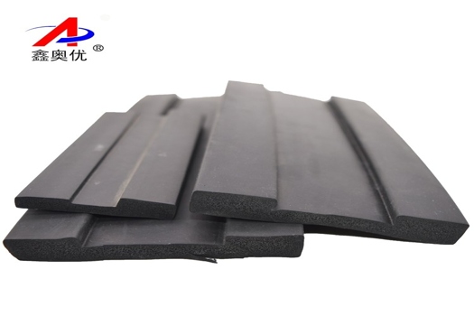 鑫奧優(yōu)混凝土模板止?jié){條，凹型堵漿橡膠條，三元乙丙發(fā)泡密封條