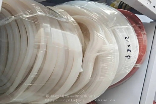 濟南市場紅色膠條橡膠發(fā)泡防撞條硅膠海綿密封條，高效防護與耐用選擇