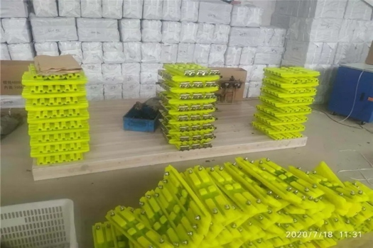 挖掘機履帶升級組件 - 牛筋塊、聚氨酯橡膠塊、牛津塊鏈板膠 吉耐