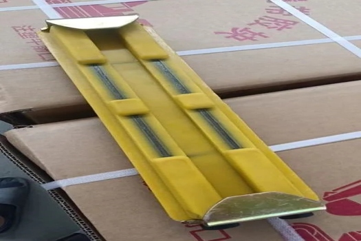 吉耐挖機履帶鏈板膠塊，定制橡膠緩沖塊，牛津板升級版