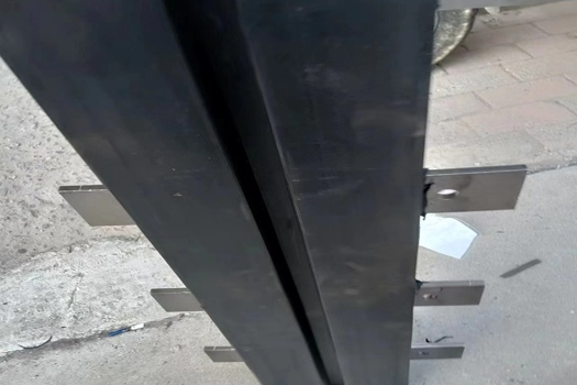 誠宇廠家專業訂制鋼廠翻車機磨耗板，橡膠減震墊塊與異形件加工