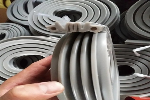 佰源丁腈膠條與發(fā)泡氟膠條：專業(yè)廠家，卓越品質