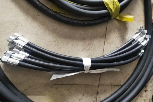 昊明廠家供應鋼編蒸汽膠管，高壓高溫穩(wěn)定耐用