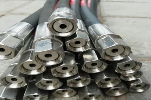 啟航高壓鋼絲編織輸油管，液壓鋼絲纏繞膠管專業(yè)制造