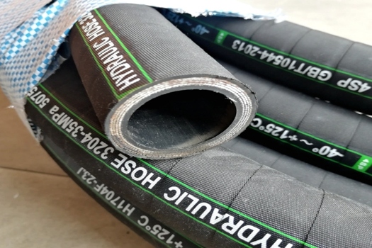 4SP鋼絲纏繞高壓膠管，工程機械車輛專用，液壓設備高效油管總成